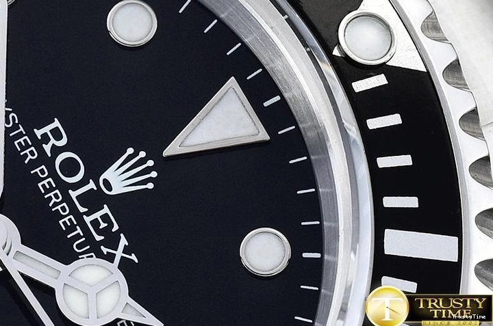 1202 ROLSD061 – SeaDweller UrbanChic 1020